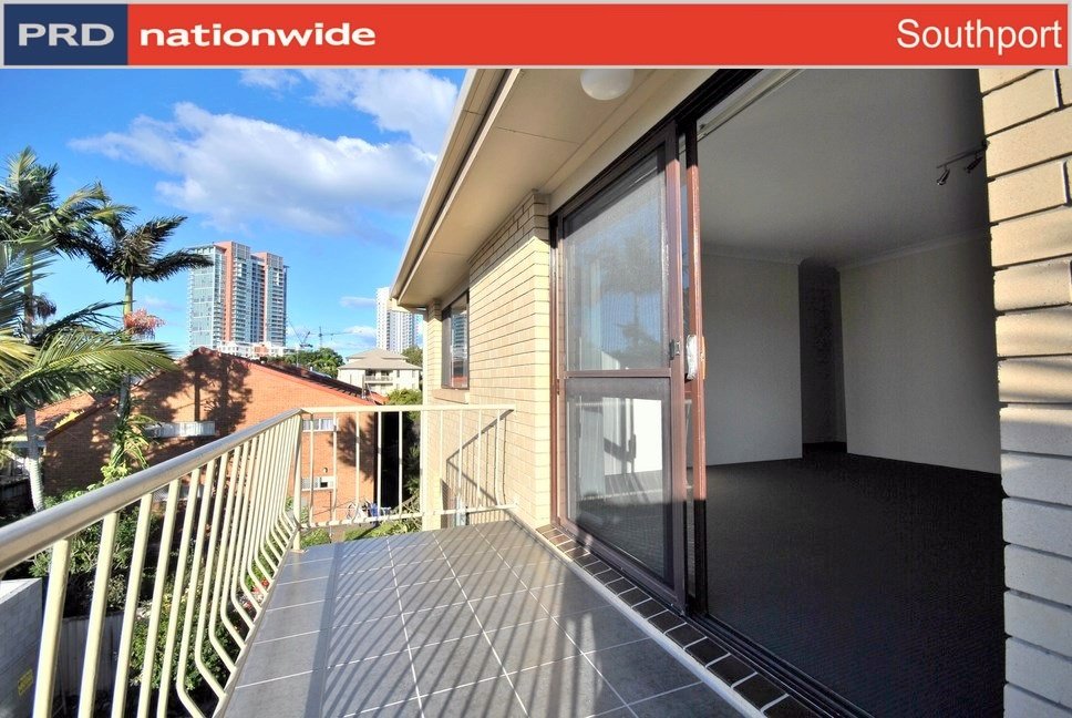 8/39 Lenneberg Street SOUTHPORT 6