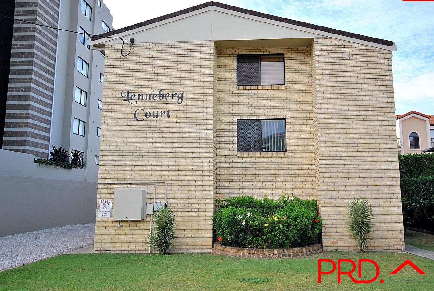8/39 Lenneberg Street SOUTHPORT 2