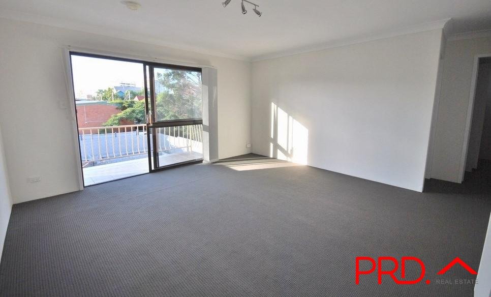8/39 Lenneberg Street SOUTHPORT 3