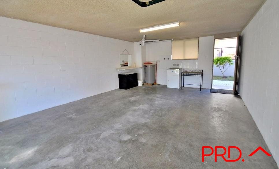 8/39 Lenneberg Street SOUTHPORT 8