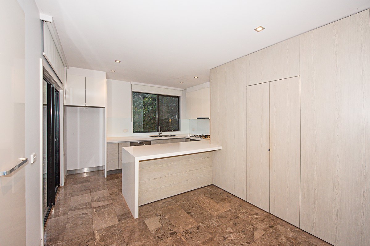 Gallery: 8/390 Dandenong Road