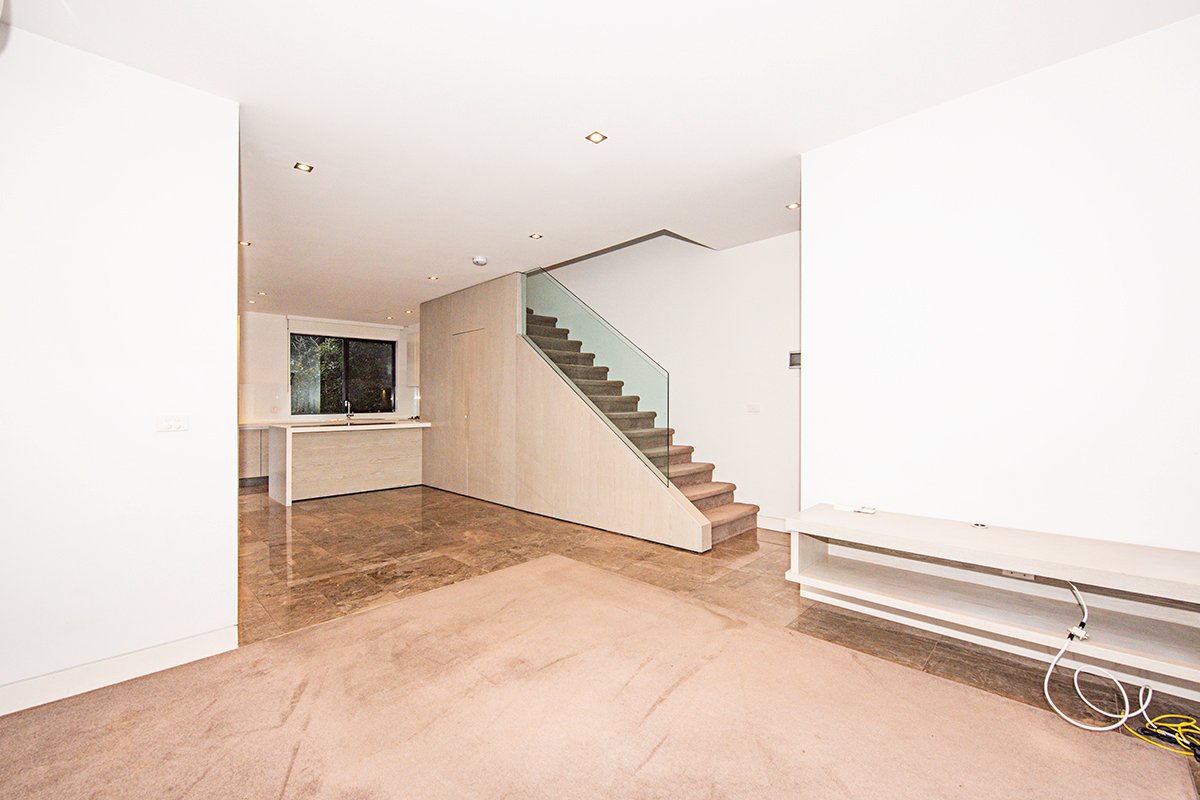 Gallery: 8/390 Dandenong Road