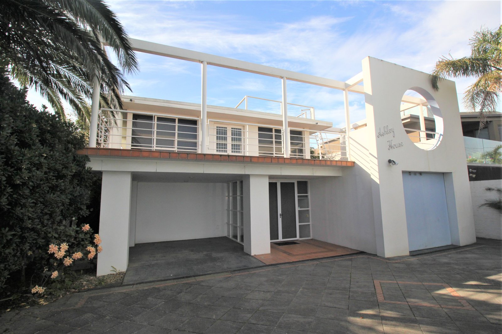Gallery: 83A Beach Road