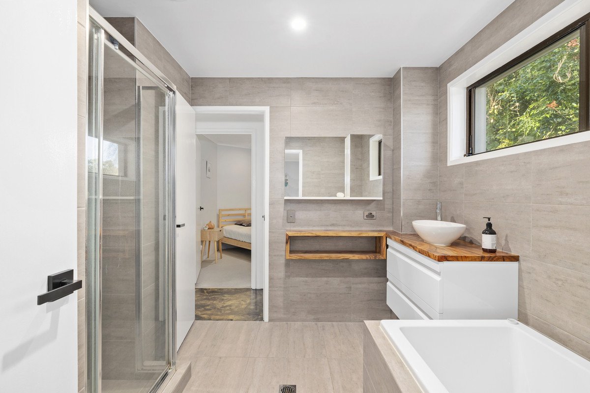 8/4-6 Hooper Drive Currumbin 5