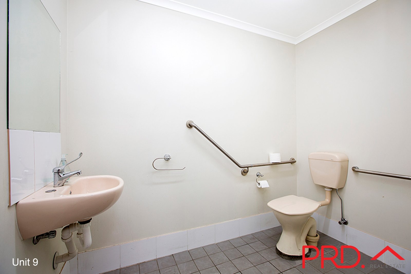 84-92 Barnes Street TAMWORTH 8