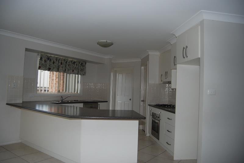 84 Atherton Crescent TATTON 3