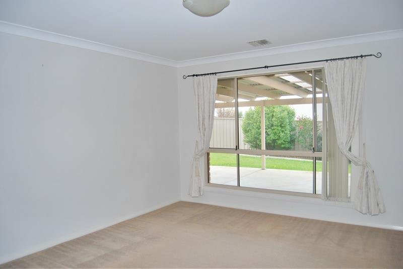 84 Atherton Crescent TATTON 4