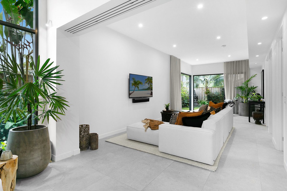 84 Chainey Avenue MIAMI 10