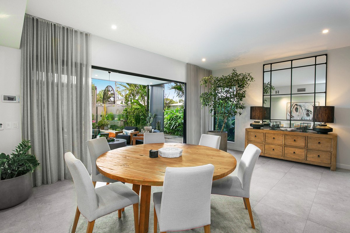 84 Chainey Avenue MIAMI 11