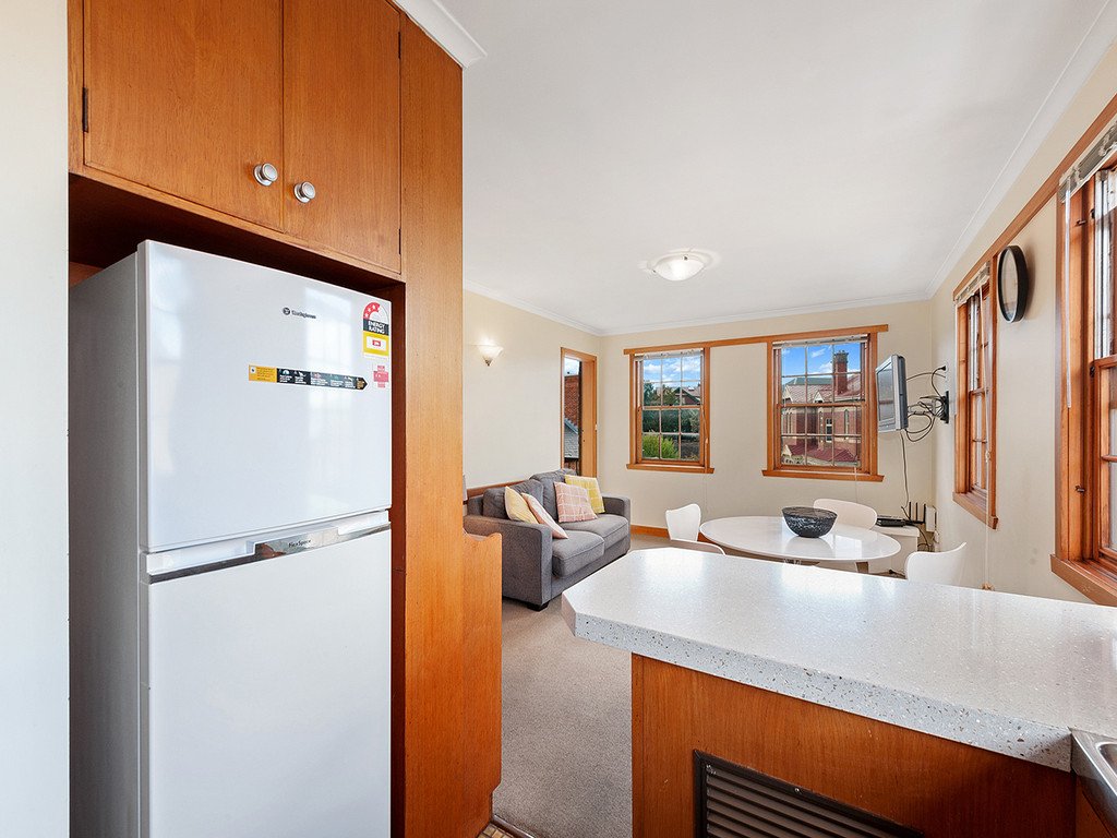 8/4 Colville Street BATTERY POINT 7
