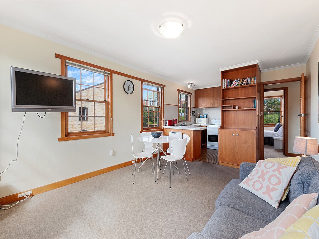 8/4 Colville Street BATTERY POINT 8