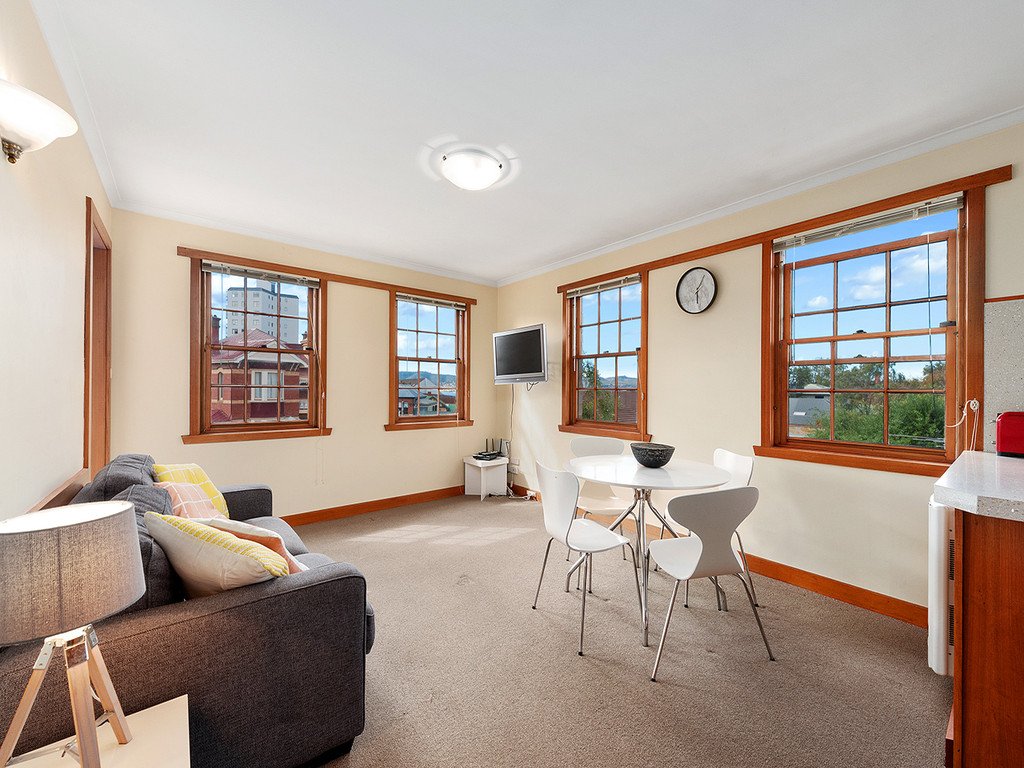 8/4 Colville Street BATTERY POINT 9