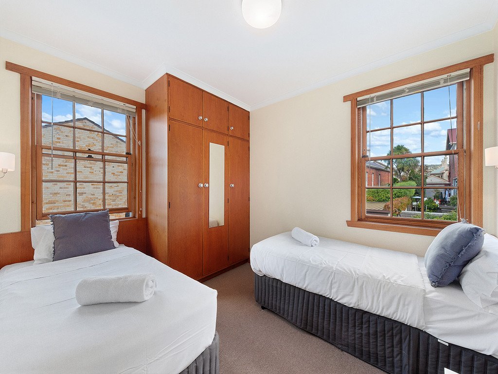 8/4 Colville Street BATTERY POINT 15