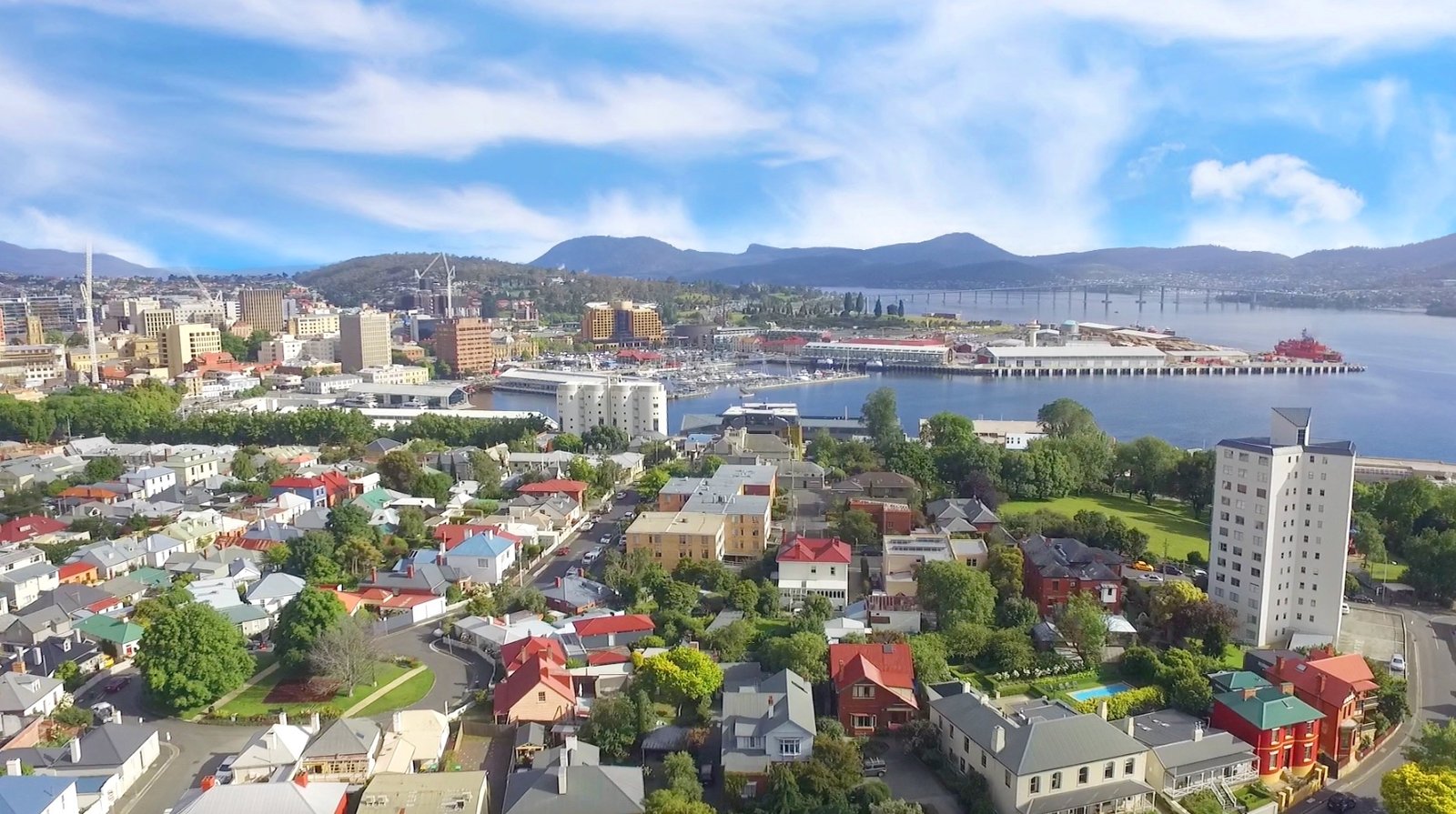 8/4 Colville Street BATTERY POINT 17