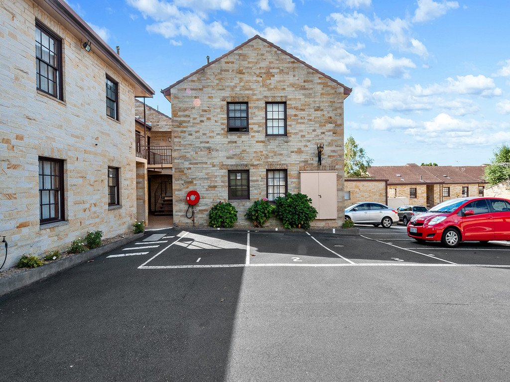 8/4 Colville Street BATTERY POINT 21