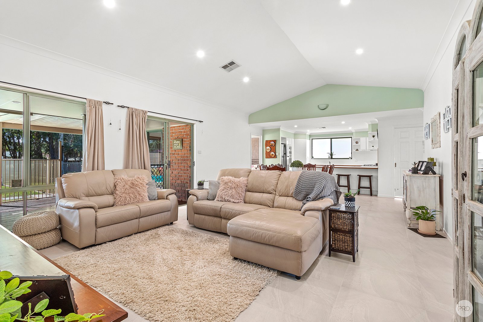 84 Essington Way ANNA BAY 4