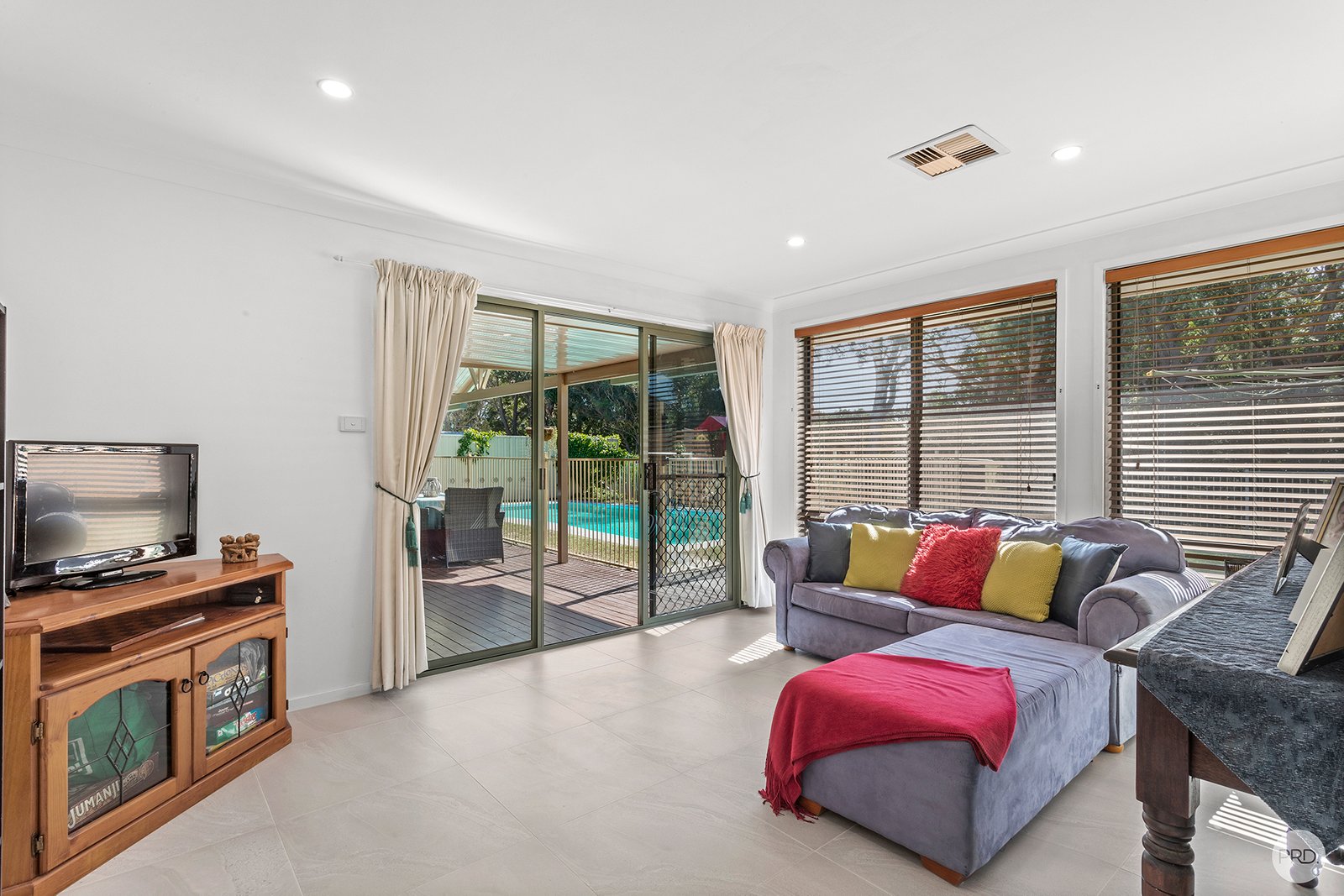 84 Essington Way ANNA BAY 7