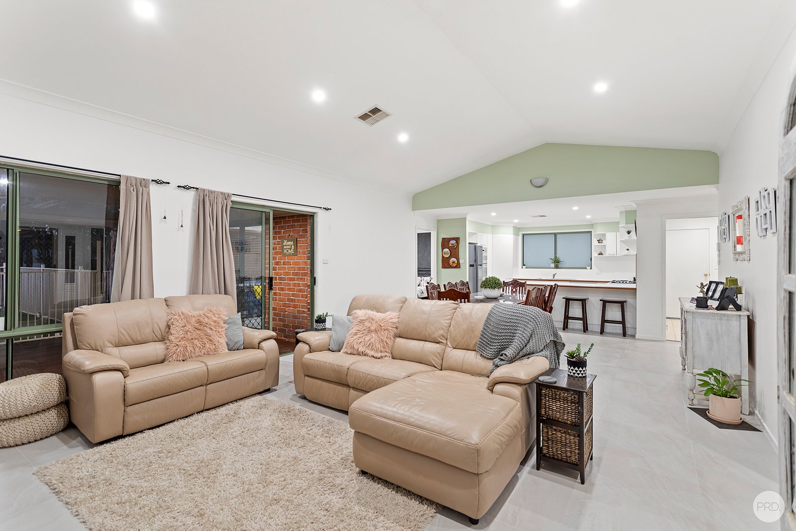 84 Essington Way ANNA BAY 18