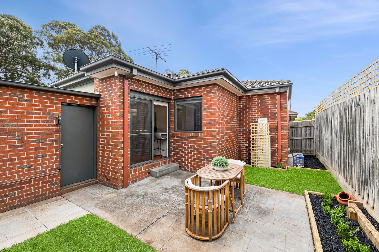 Gallery: 84 Fulton Road