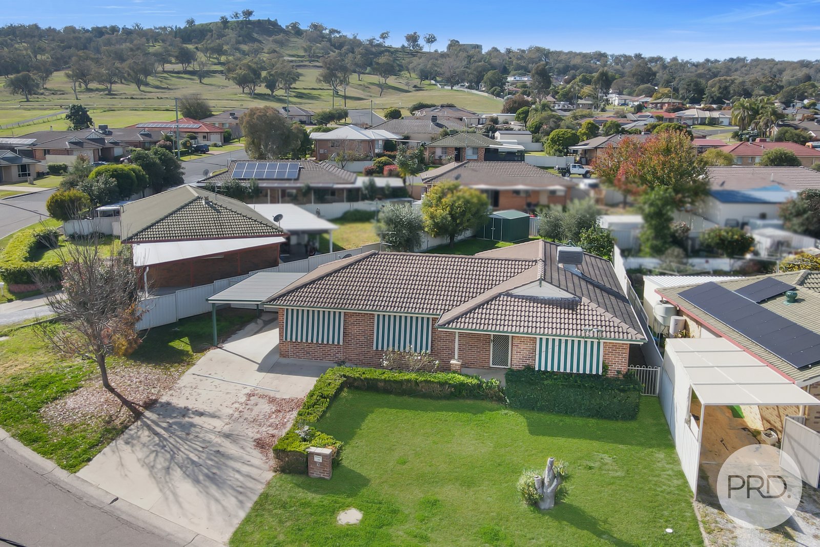 84 Glengarvin Drive TAMWORTH 2