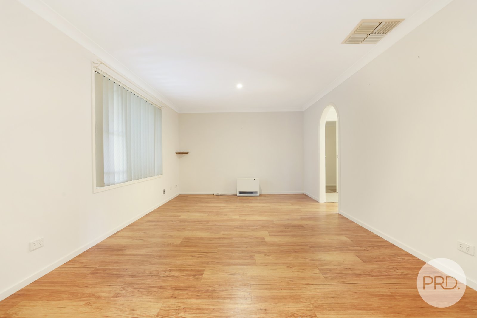 84 Glengarvin Drive TAMWORTH 5