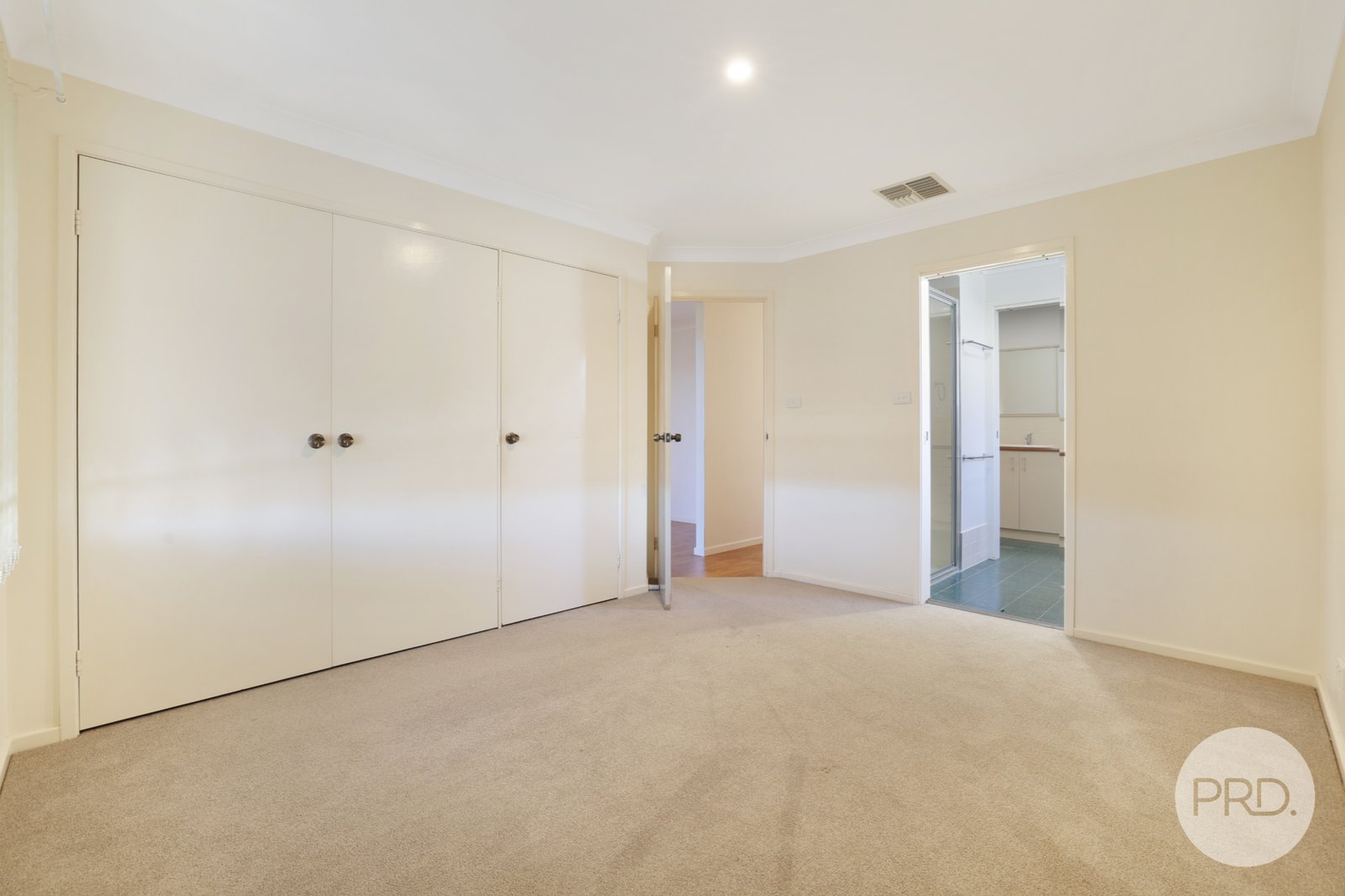 84 Glengarvin Drive TAMWORTH 9
