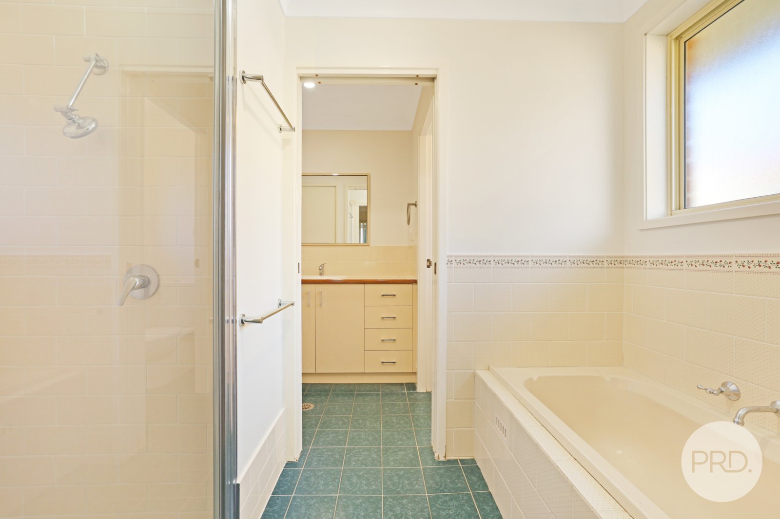 84 Glengarvin Drive TAMWORTH 10