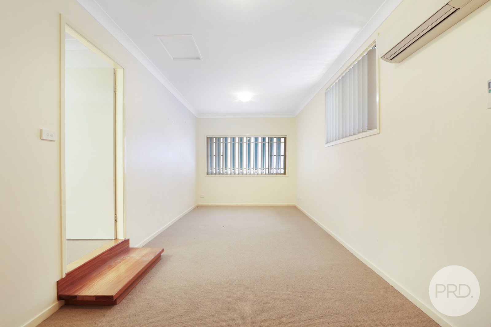 84 Glengarvin Drive TAMWORTH 13