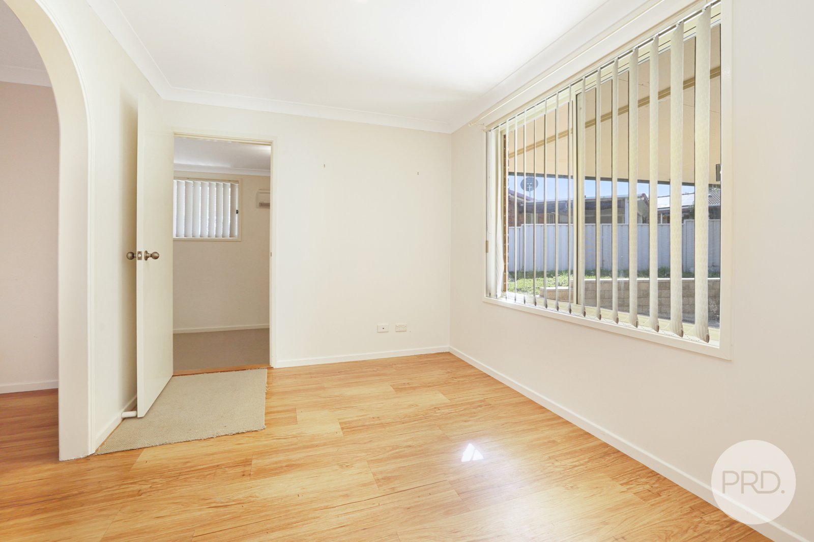 84 Glengarvin Drive TAMWORTH 15