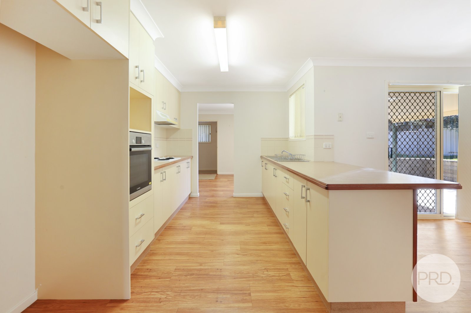 84 Glengarvin Drive TAMWORTH 17
