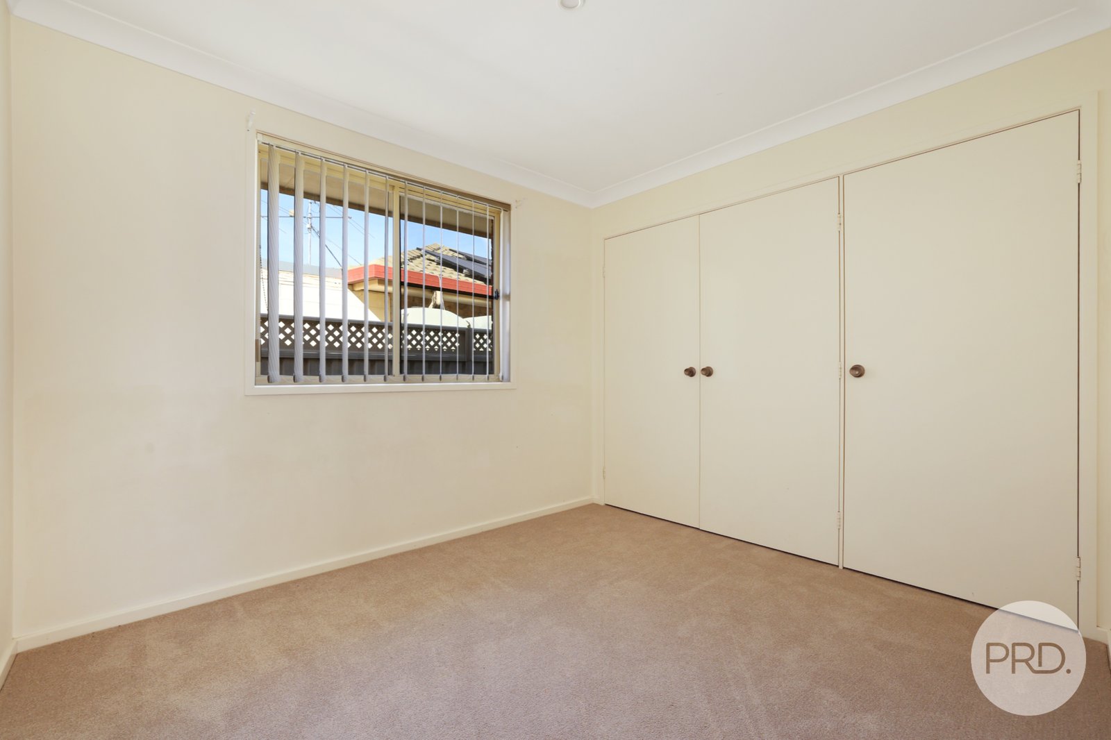 84 Glengarvin Drive TAMWORTH 23