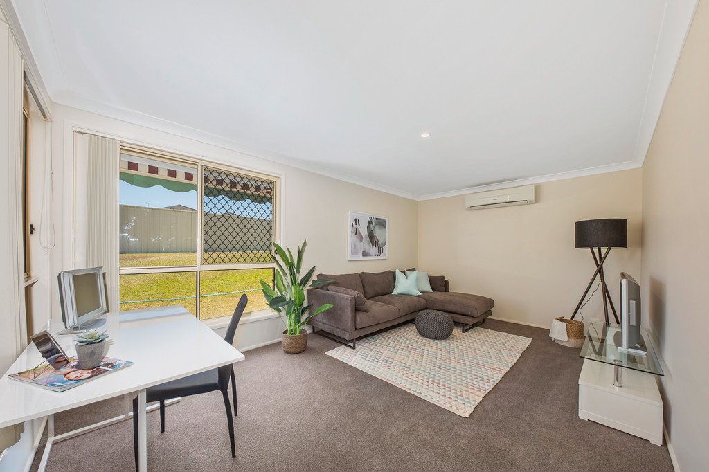 84 Golden Wattle Crescent THORNTON 10