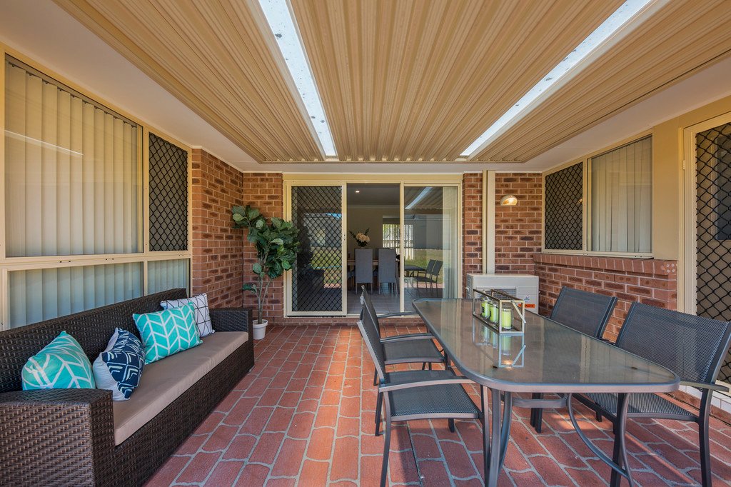 84 Golden Wattle Crescent THORNTON 12