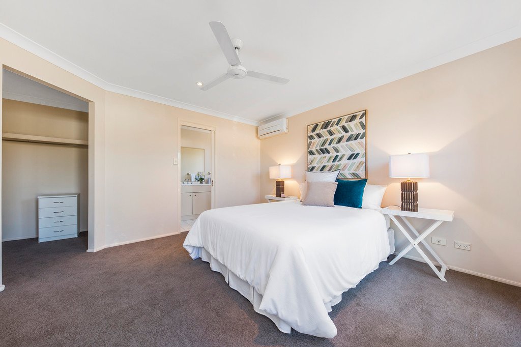 84 Golden Wattle Crescent THORNTON 16