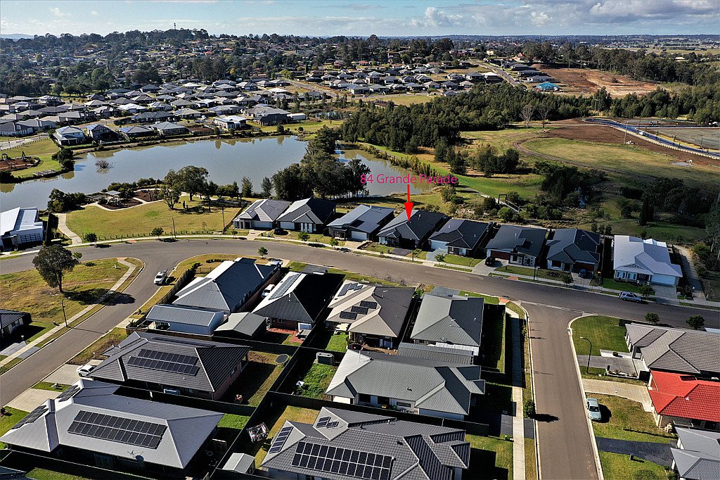84 Grand Parade RUTHERFORD 2