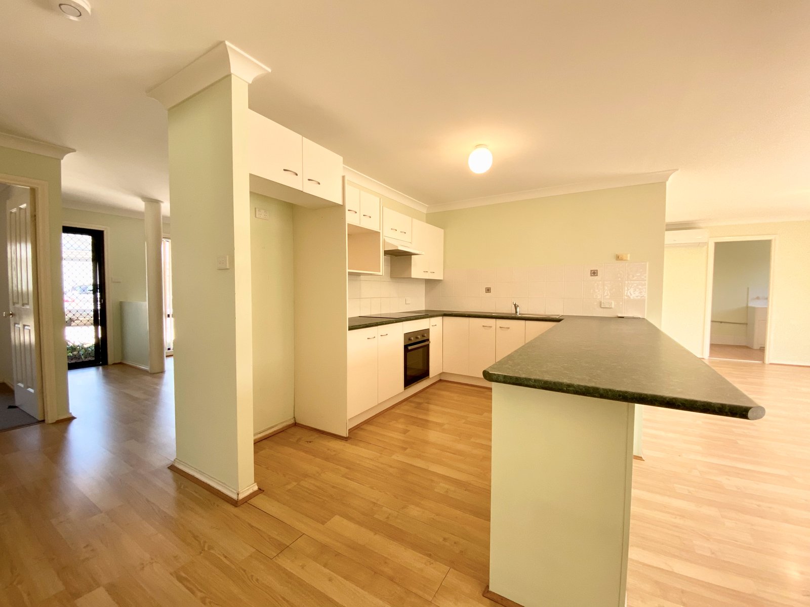 8/4 Helm Close SALAMANDER BAY 7