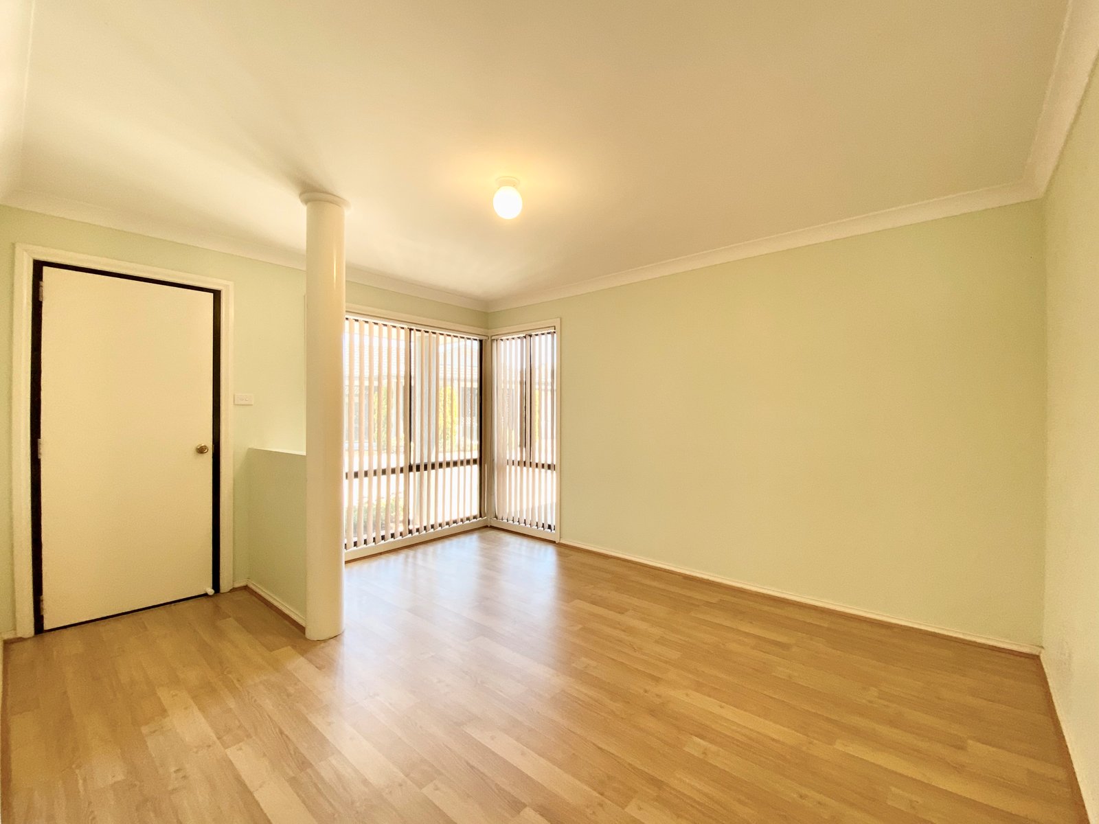 8/4 Helm Close SALAMANDER BAY 8