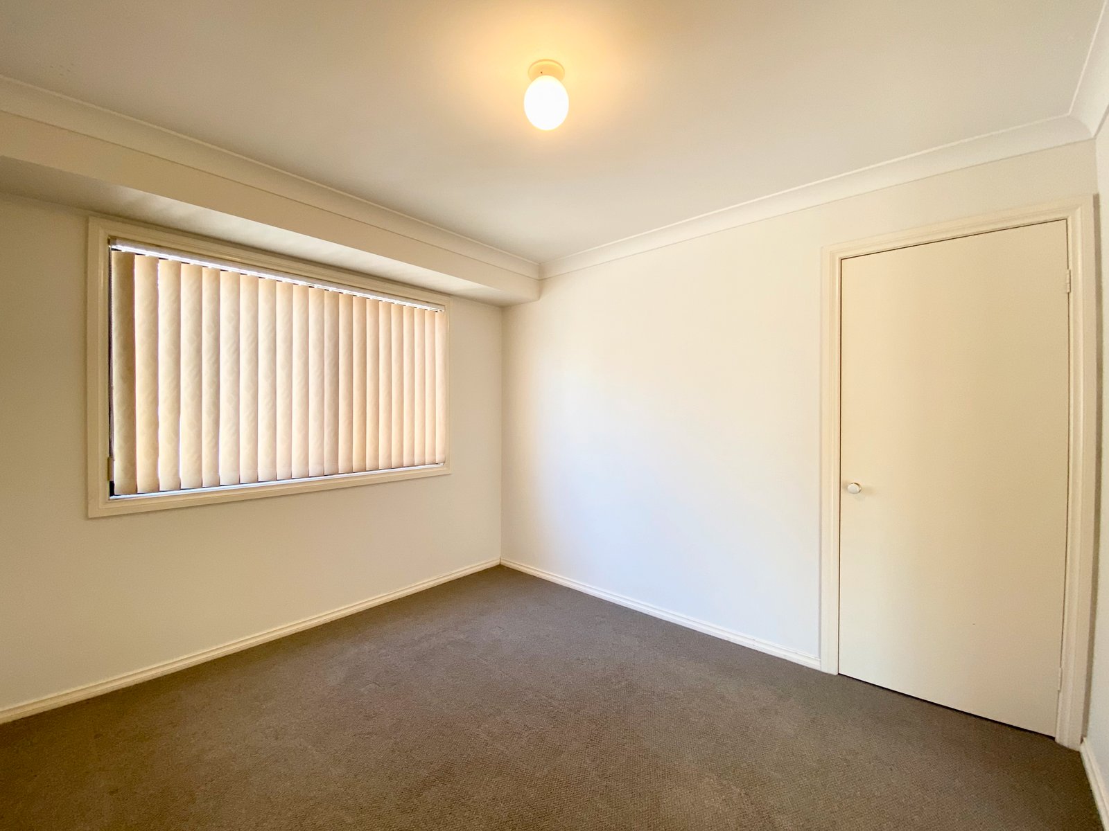 8/4 Helm Close SALAMANDER BAY 12