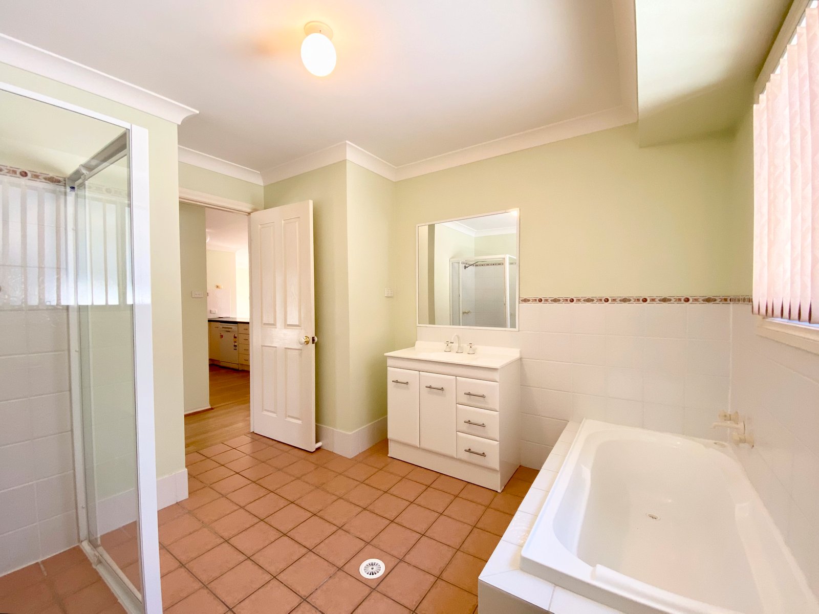 8/4 Helm Close SALAMANDER BAY 14