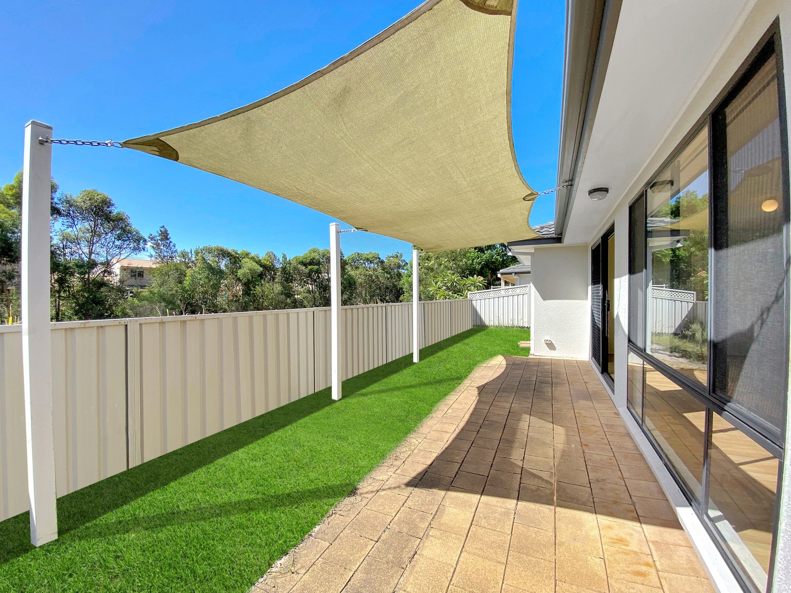 8/4 Helm Close SALAMANDER BAY 17