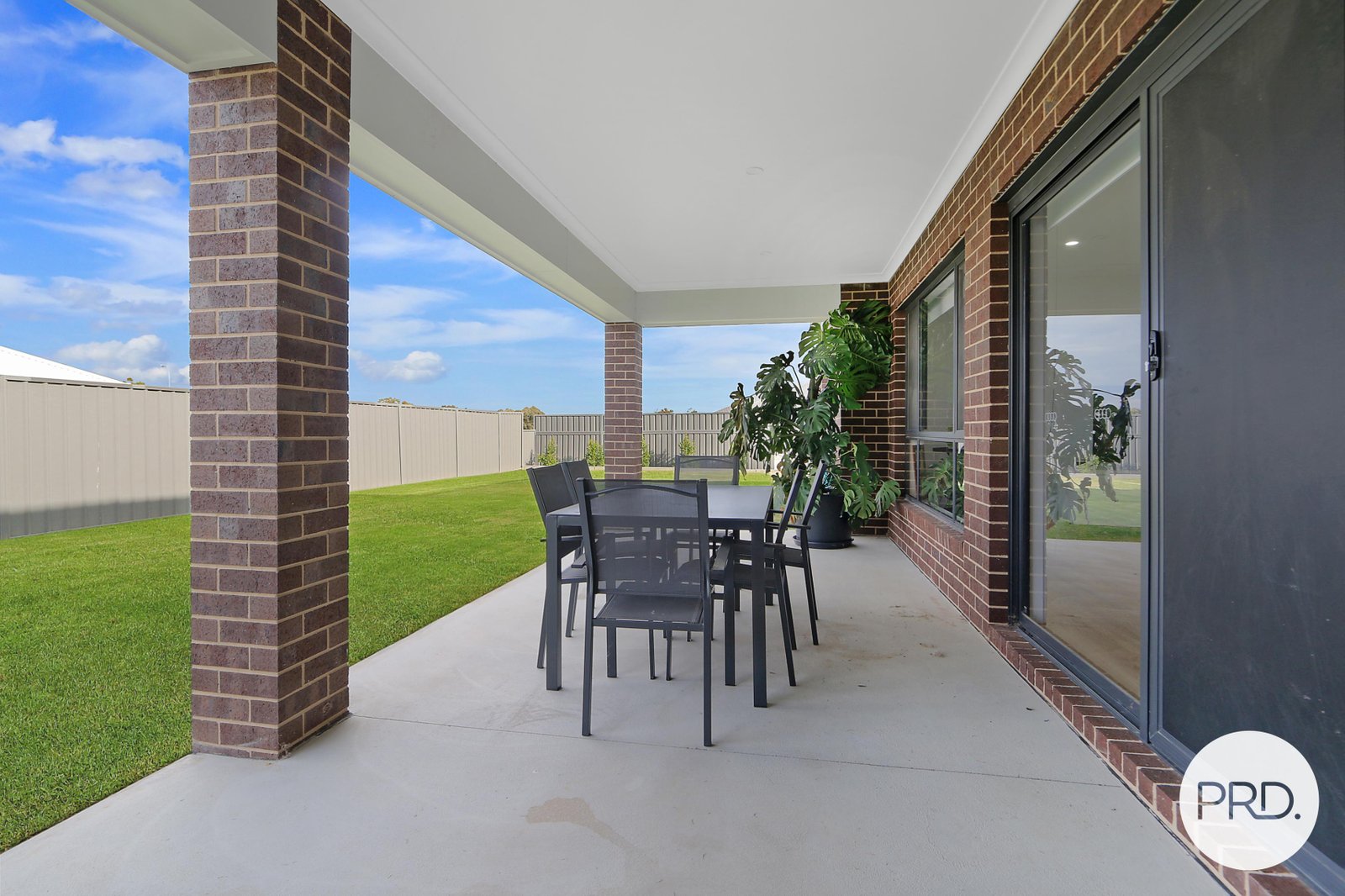84 Hillford Circuit THURGOONA 9