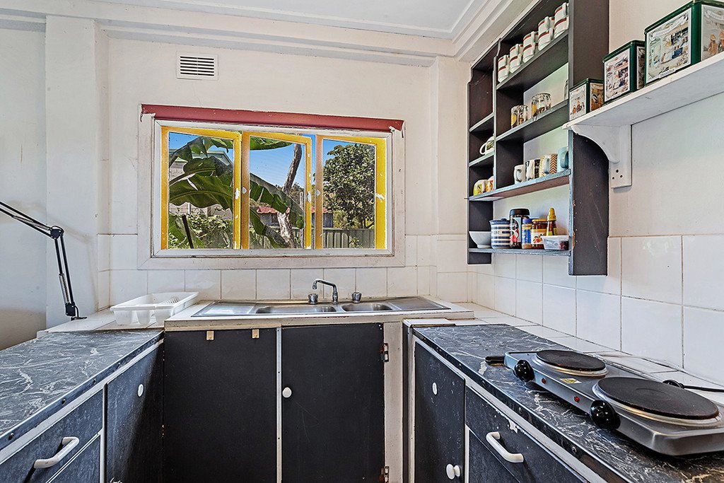 84 Horace Street SHOAL BAY 17