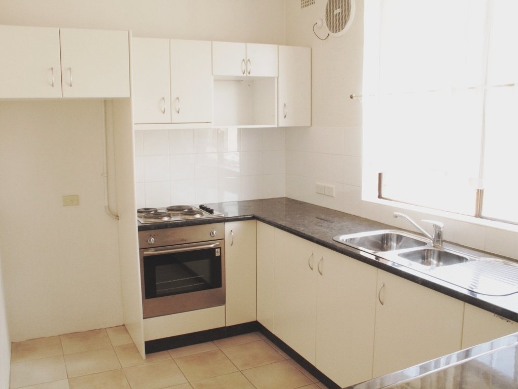 8/4 Letitia Street OATLEY 2