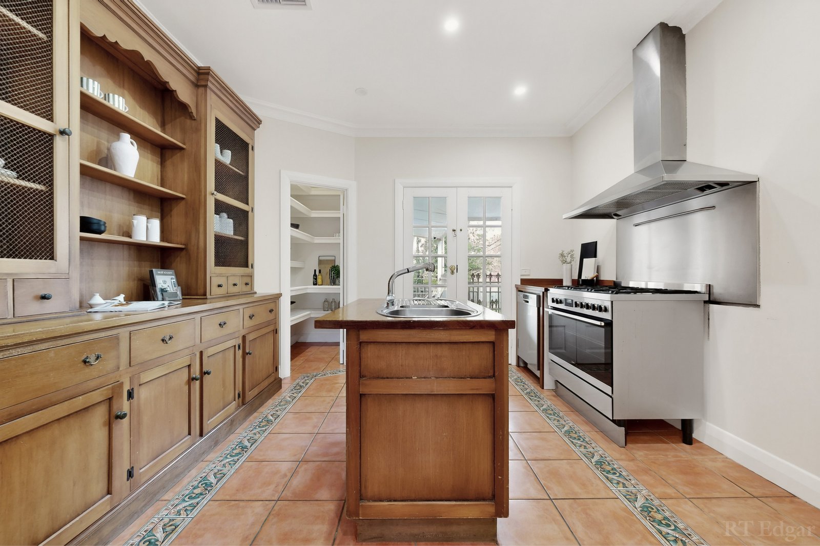 Real Estate and Property in 84 Liddiard Street, Hawthorn, VIC