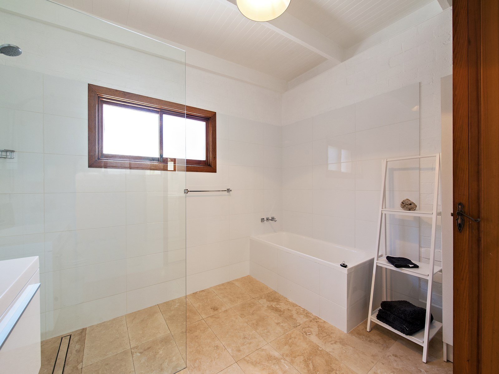 84 Morna Point Road ANNA BAY 9
