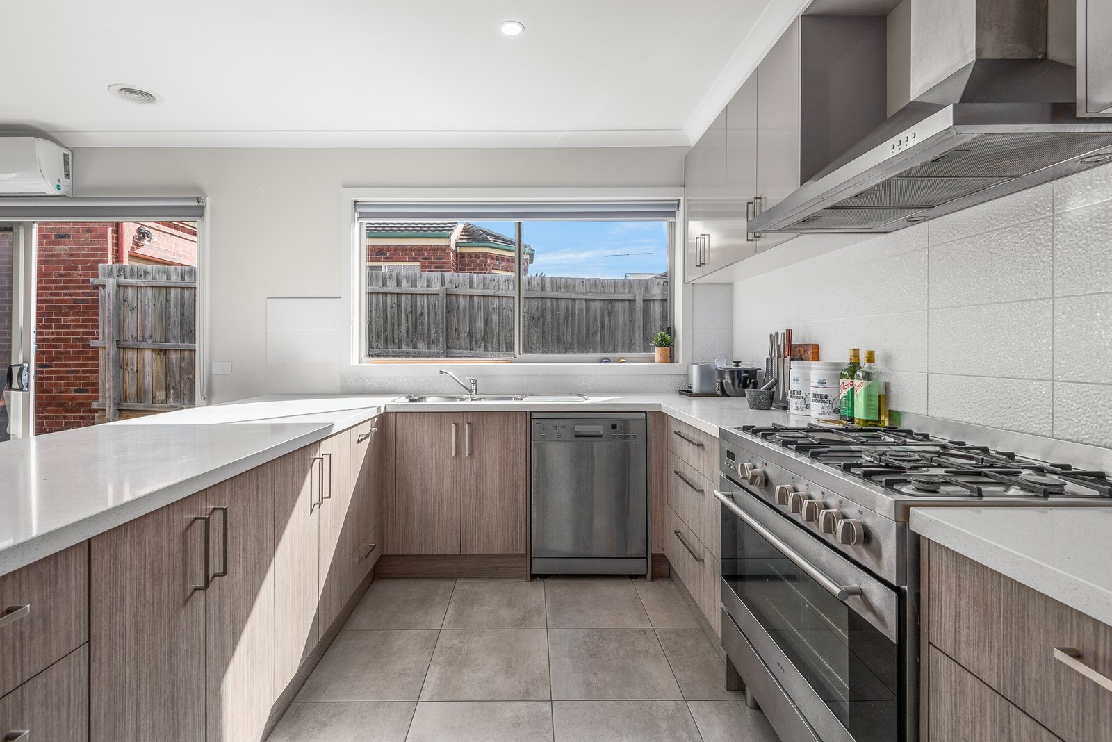 Gallery: 84 Mulquiney Crescent