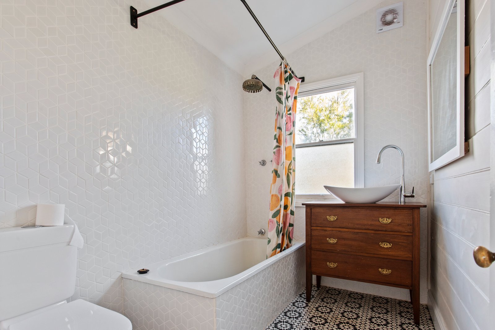 84 Neale Street KENNINGTON 10