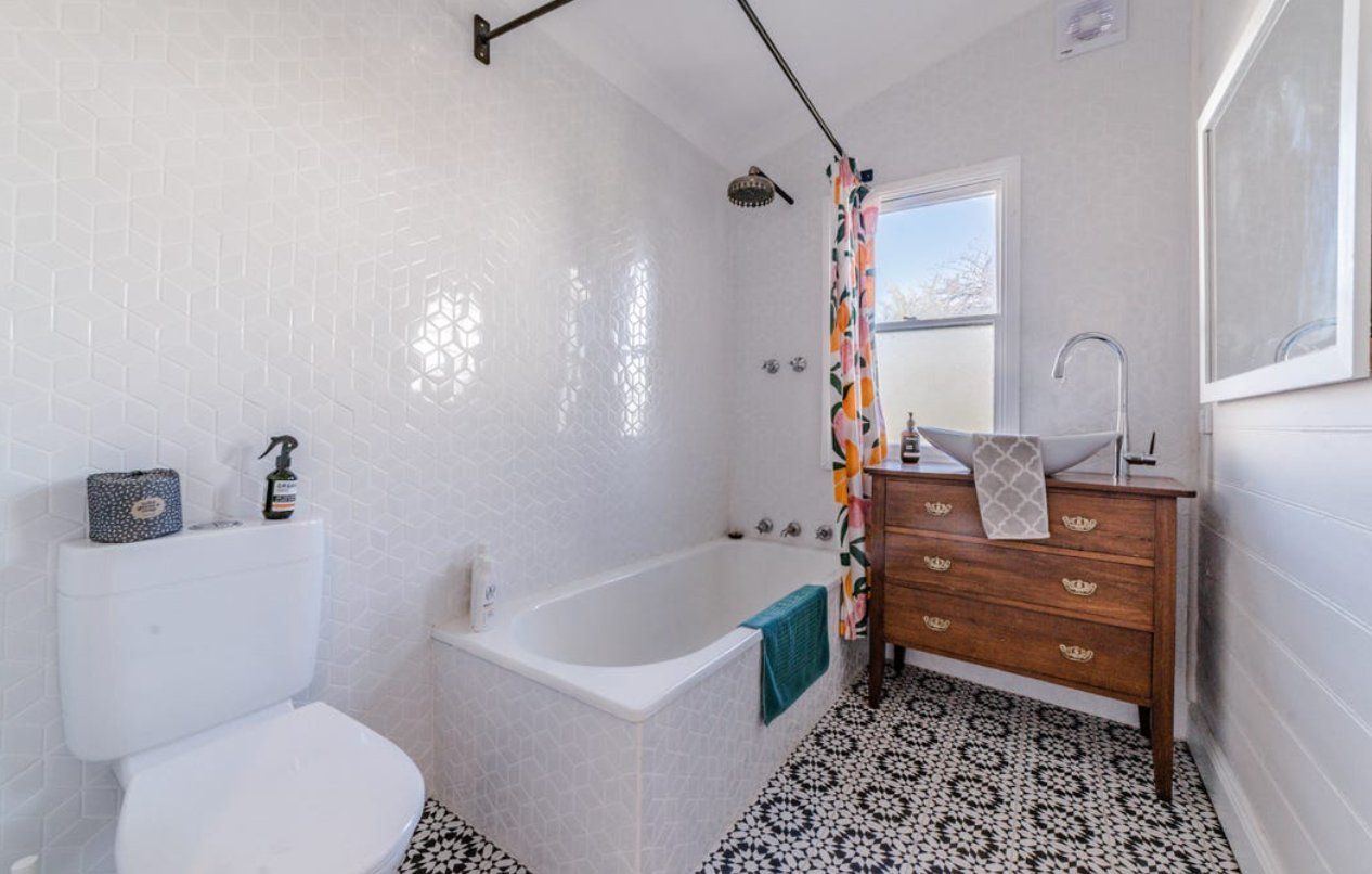 84 Neale Street KENNINGTON 11