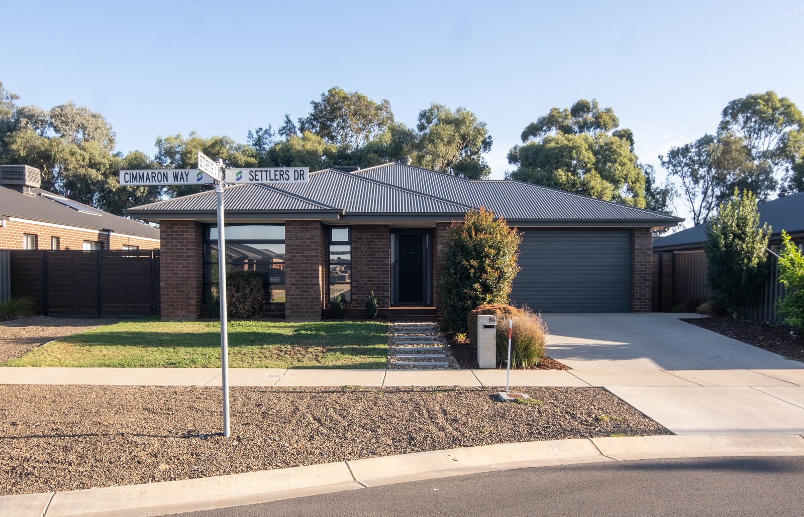 84 Settlers Drive KIALLA 1