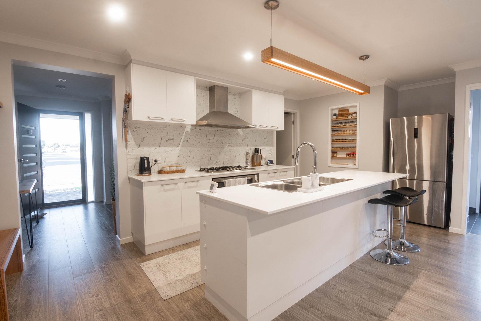 84 Settlers Drive KIALLA 6